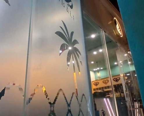 طرح اجرا شده استیکر مات کن شیشه طرح دار عربی و اسلیمی طرح اجرا شده استیکر مات کن شیشه طرح دار عربی و اسلیمی